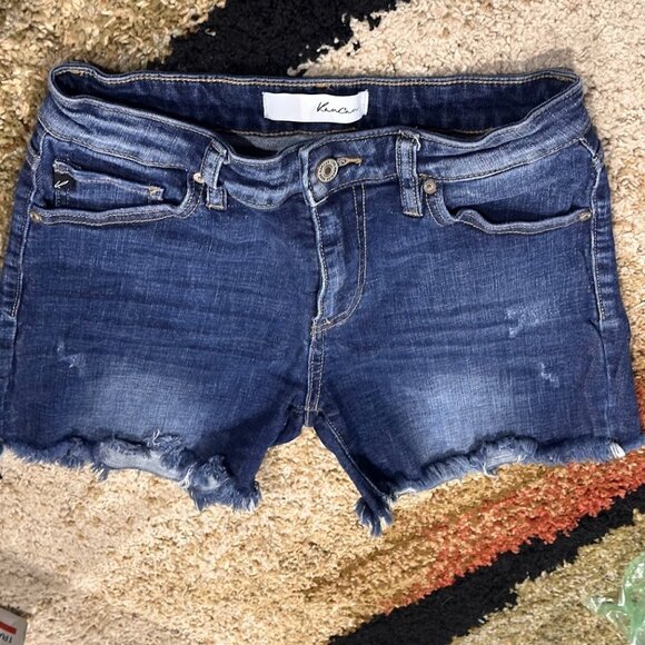 NWOT KanCan Blue Jean Shorts MEDIUM Flayed hem line Distressed - Picture 10 of 15